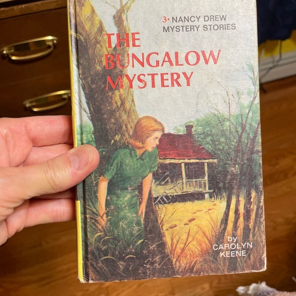 NANCY DREW THE BUNGALOW MYSTERY - Picture 1 of 5